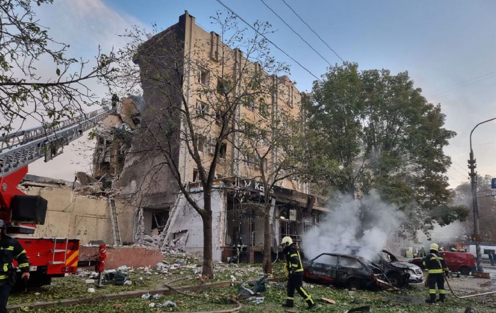 Фото до матеріалу: Руйнування і відбудова: як у Черкасах долали наслідки ворожих атак із 2023 року