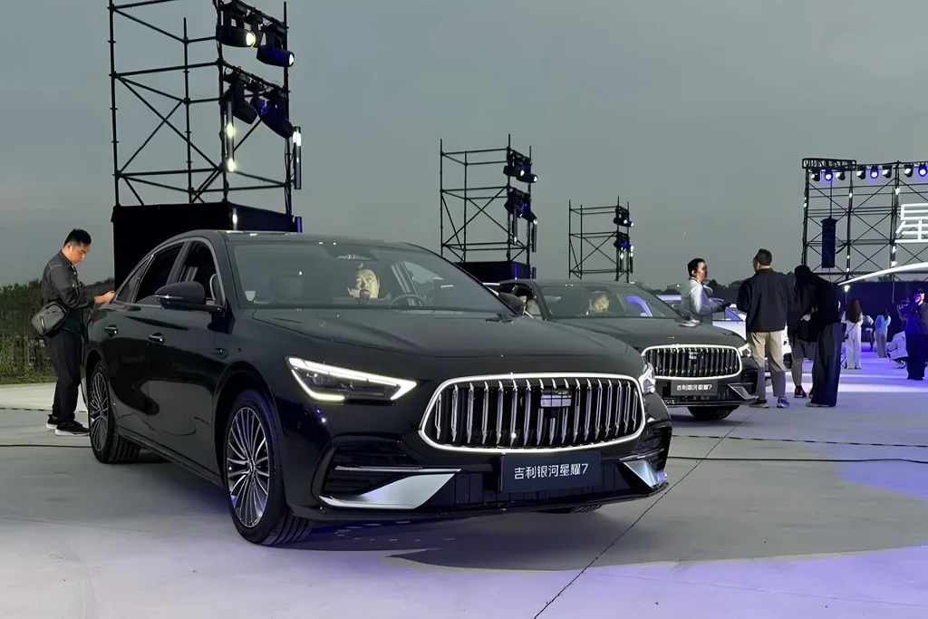 Фото до матеріалу: Lynk & Co представив електрокар-трансформер, що розганяється до 100 км/год за 2 секунди