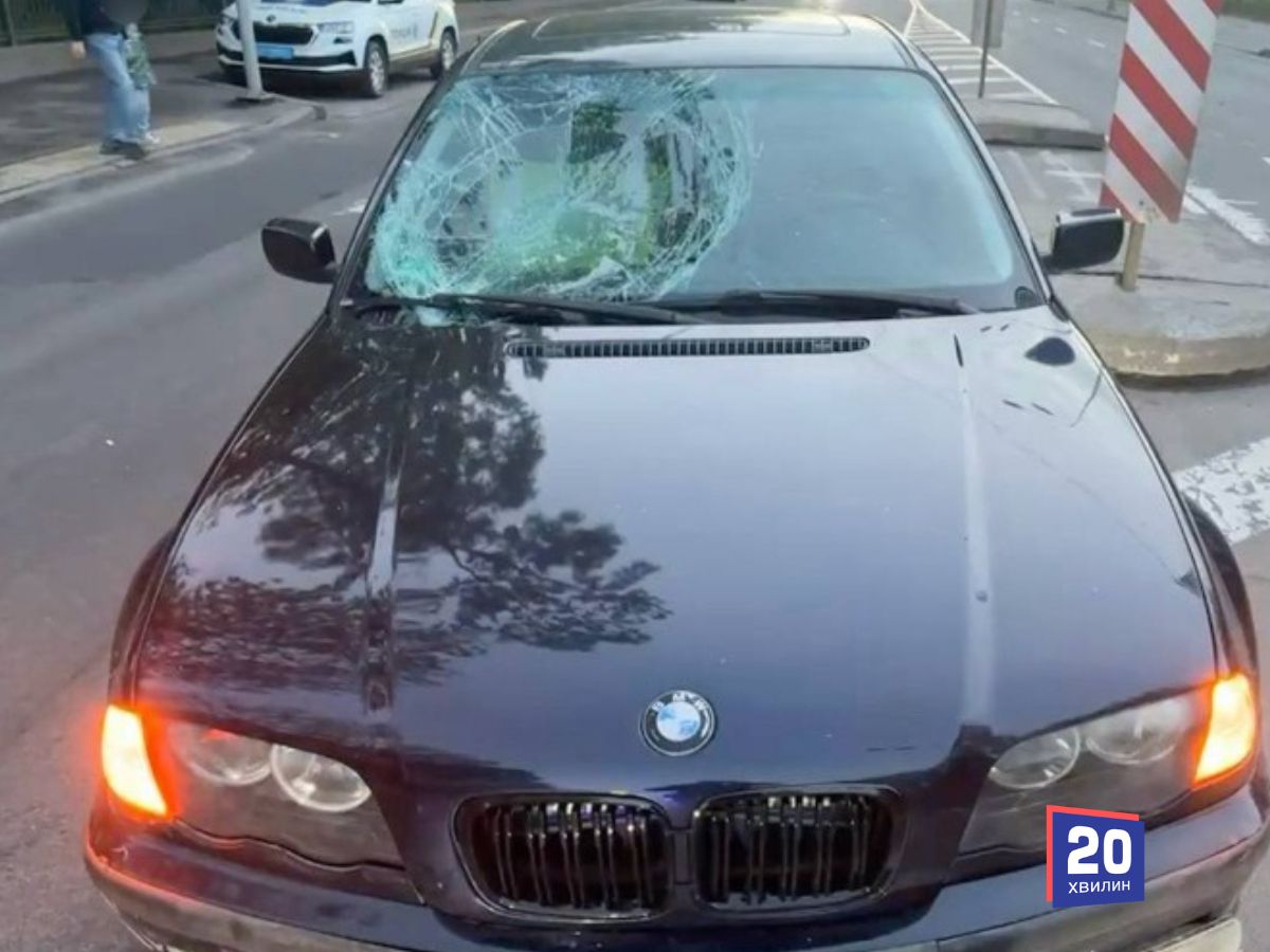 Фото до матеріалу: На Магістратській водійка на BMW збила велосипедиста