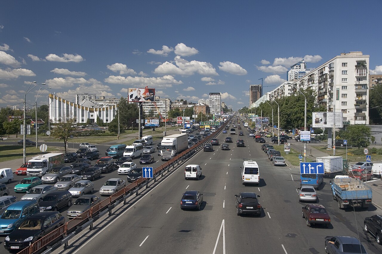 Фото до матеріалу: Обмеження руху Берестейським проспектом: 28-29 квітня на Святошино ремонтуватимуть дороги