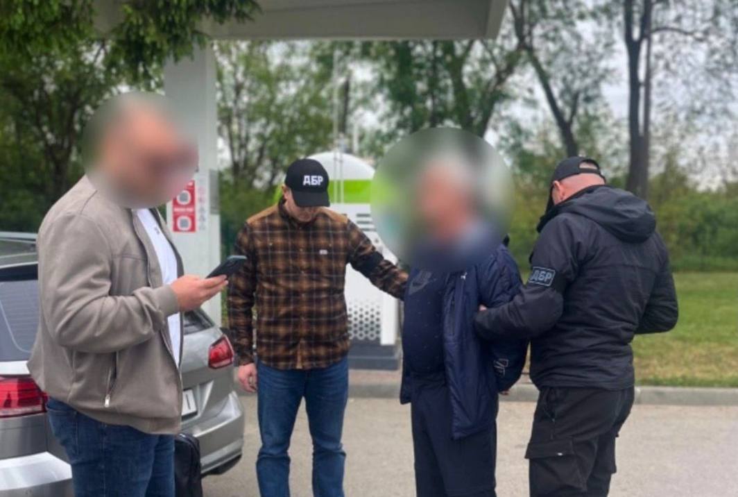 Фото до матеріалу: Адвокат на Франківщині виманив у клієнтів 18 тисяч євро за нібито вирішення справи