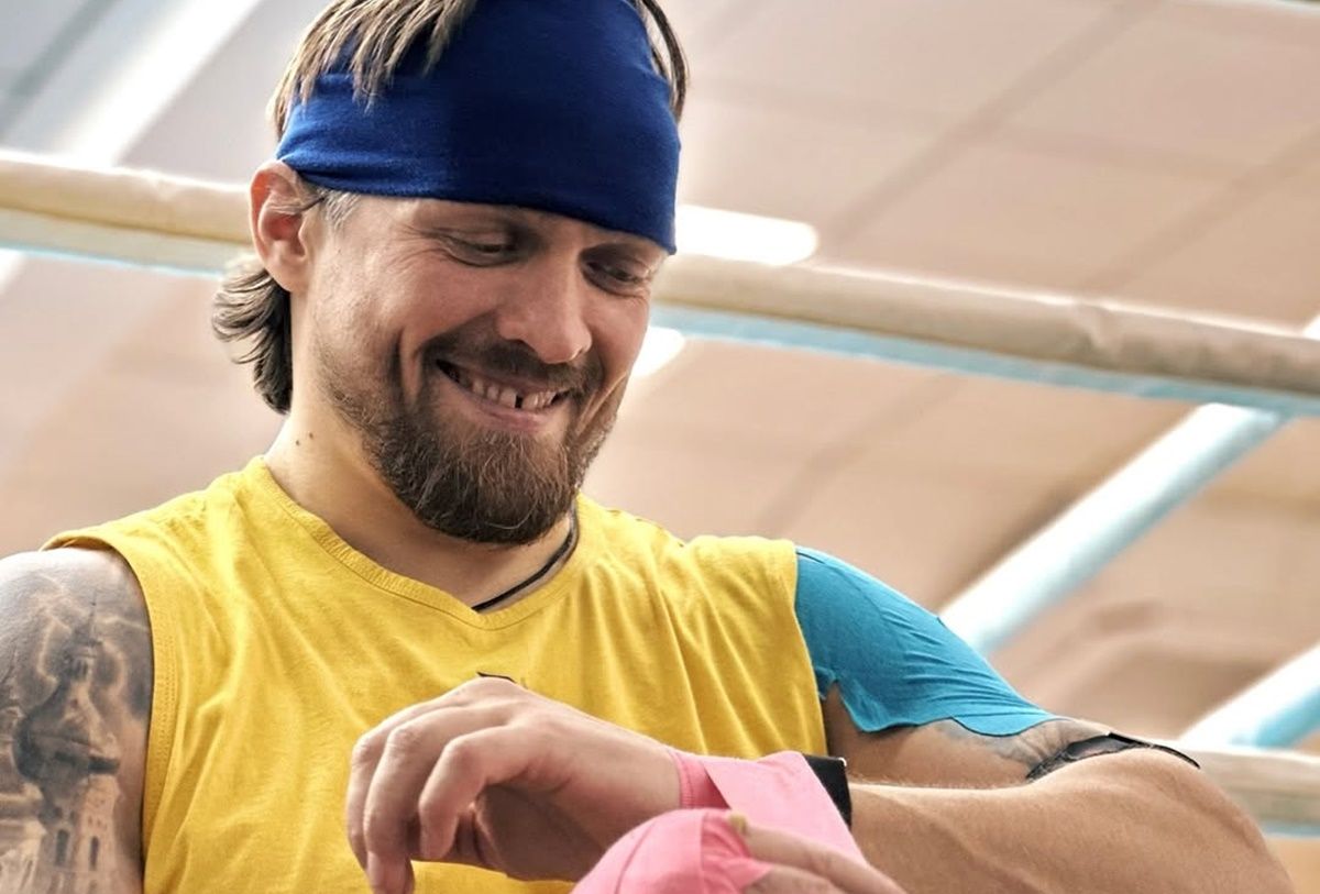 Фото до матеріалу: Олександр Усик продовжує жорсткі тренування перед боєм з Верховеном: відео підготовки чемпіона