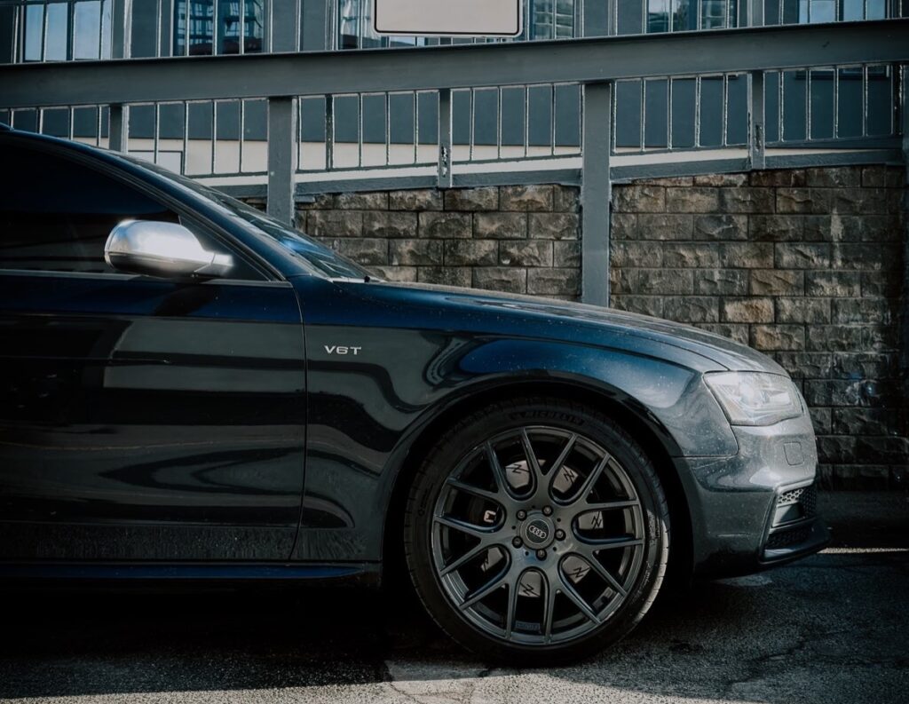 Фото до матеріалу: В Україні знайшли рідкісний 13-річний Audi S4 Avant з компресором