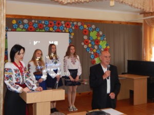Фото до матеріалу: У Буську відзначили пам'ятні дзвони Чорнобиля: ліквідаторів нагородили та показали сучасну техніку рятувальників