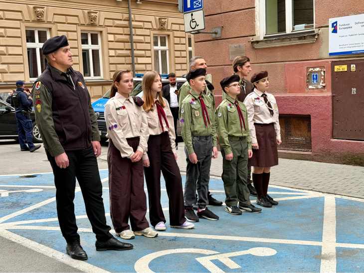 Фото до матеріалу: Сибіга відкрив меморіальну дошку на честь МЗС УНР у Тарнові