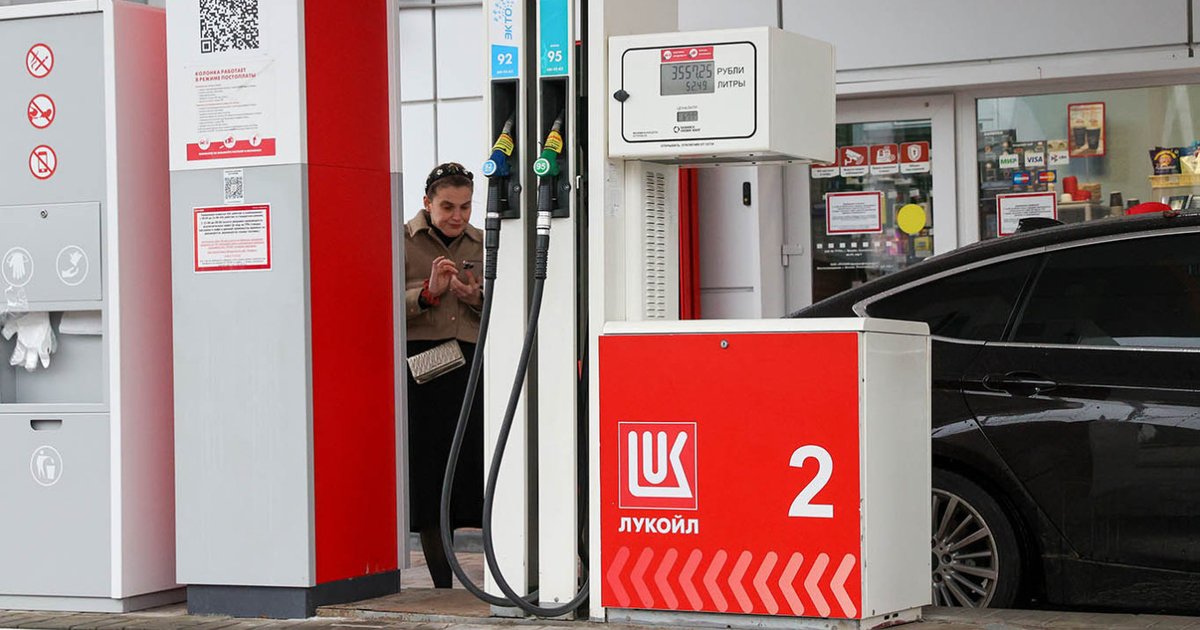 Фото до матеріалу: Дефіцит бензину в Росії: попит на АІ-95 у 10 разів перевищує пропозицію