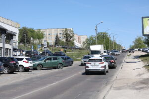 Фото до матеріалу: У Львові на Мазепи зріжуть дерева (ФОТО, ВІДЕО)