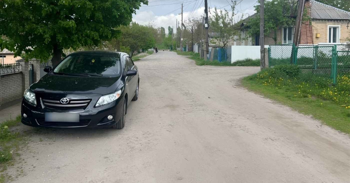 Фото до матеріалу: У Жмеринці пенсіонерка отримала травми під колеса Toyota: водійка рухалася заднім ходом