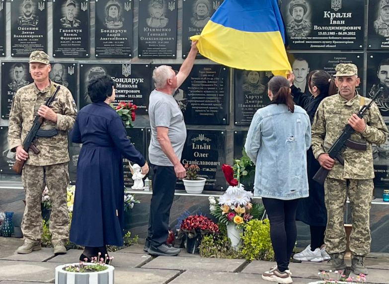 Фото до матеріалу: У Корці відкрили меморіальну дошку загиблому захиснику Івану Якубовичу