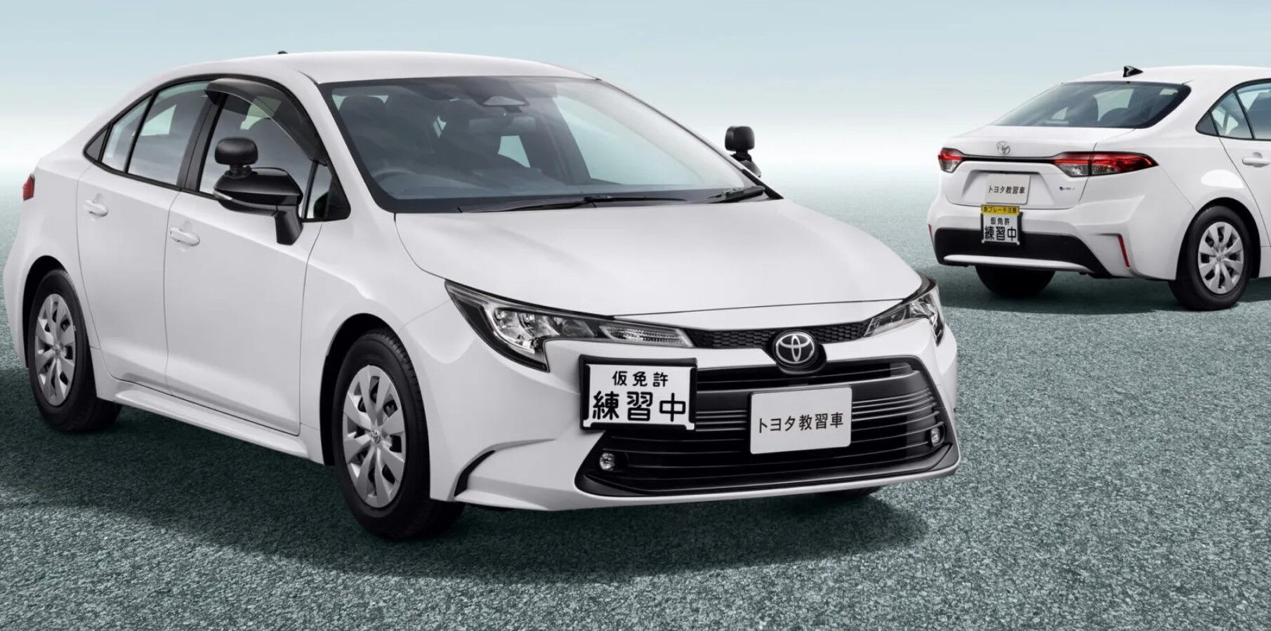 Фото до матеріалу: Toyota Corolla Driving School: найдешевша модель у світі з особливим оснащенням