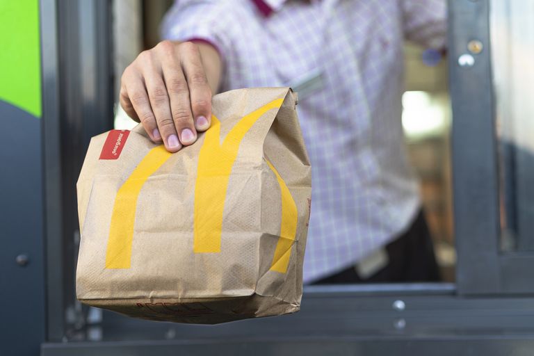 Фото до матеріалу: McDonald's вводить меню до 3 доларів через кризу та війну з Іраном