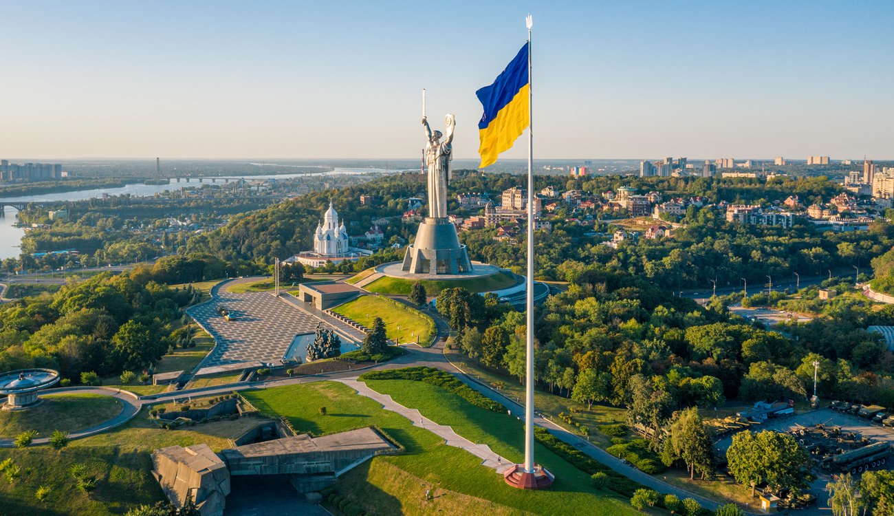 Фото до матеріалу: Запалення чаші «Вогонь слави»: Музей війни в Києві працюватиме до 20:00
