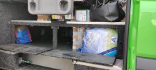 Фото до матеріалу: Митники у Шегинях виявили у мікроавтобусі «подвійну підлогу» з вантажем на півмільйона гривень