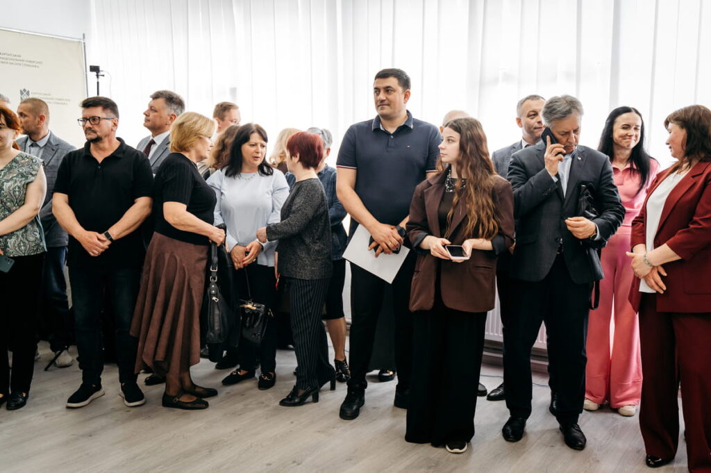 Фото до матеріалу: У Карпатському університеті відкрили Фонд родини Шулякевичів-Снігуровичів