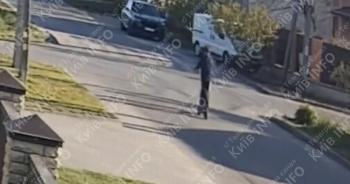 Фото до матеріалу: Смертельна ДТП у Гатному: загинув 10-річний хлопчик на електросамокаті