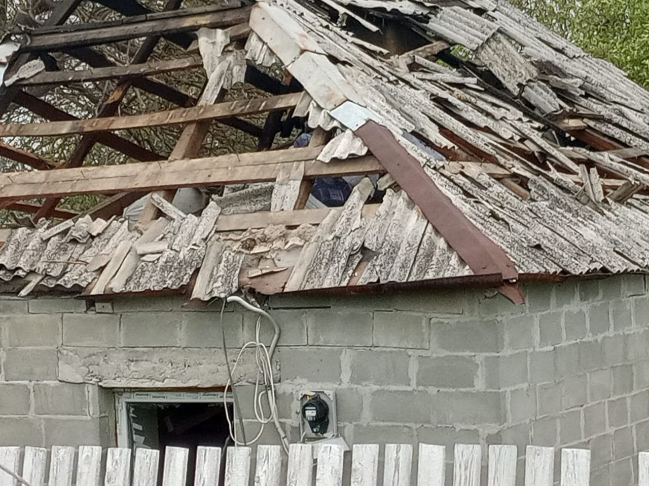 Фото до матеріалу: Атака БПЛА на Черкащині: пошкоджено лінії електропередач, житлові будинки та господарські приміщення