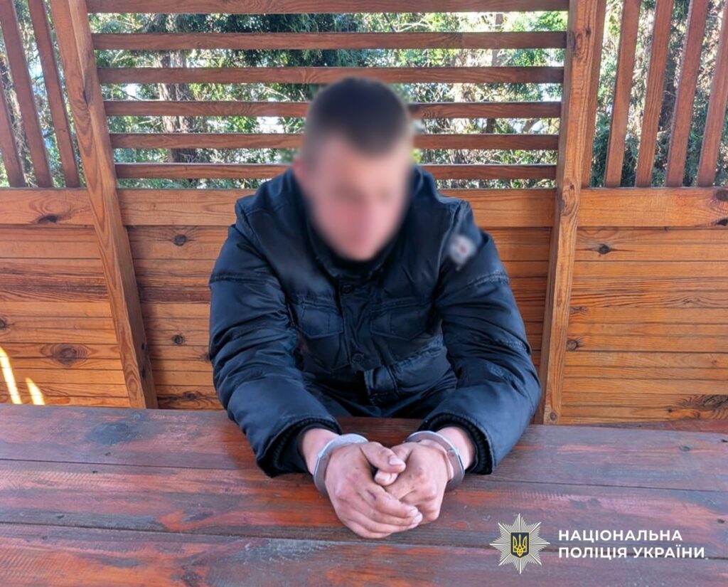 Фото до матеріалу: Умисне вбивство на Звягельщині: 20-річний хлопець зарізав рибалку заради «Жигулів»
