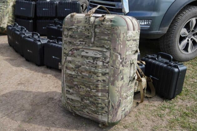 Фото до матеріалу: Луганська ОВА передала 53-й бригаді нові безпілотники та нагородила бійців