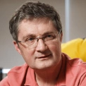 Фото до матеріалу: Суд зобов'язав компанію «Волт Майер Груп» знести незаконний склад на березі Дніпра в Оболоні