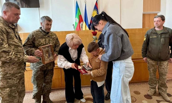 Фото до матеріалу: Вшановуємо пам'ять Героїв-земляків: загальнонаціональна хвилина мовчання