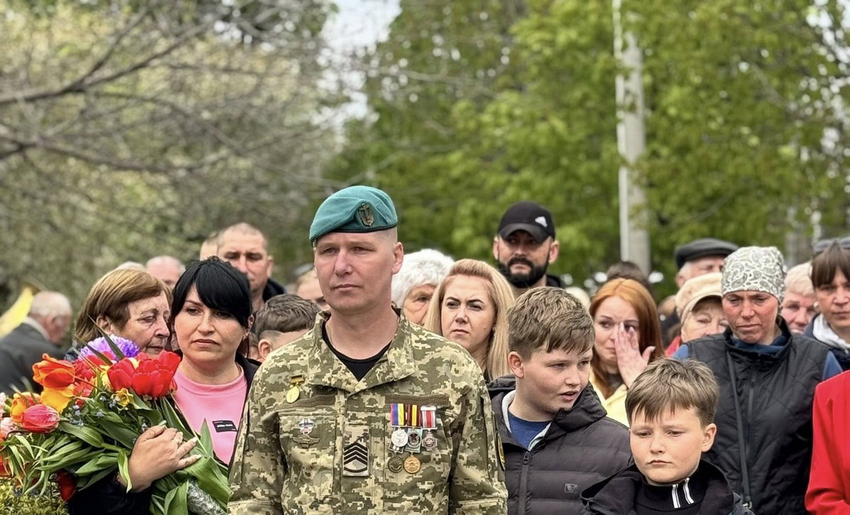 Фото до матеріалу: Усією громадою Вінниччини зустріли воїна після чотирьох років полону