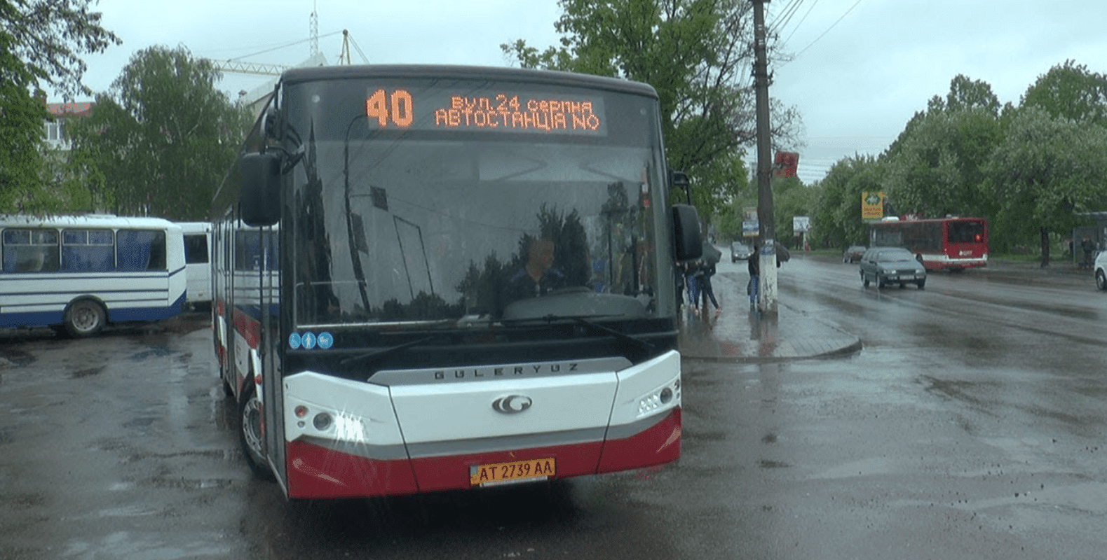 Фото до матеріалу: У Франківську змінять три автобусні маршрути через будівництво на автостанції №3