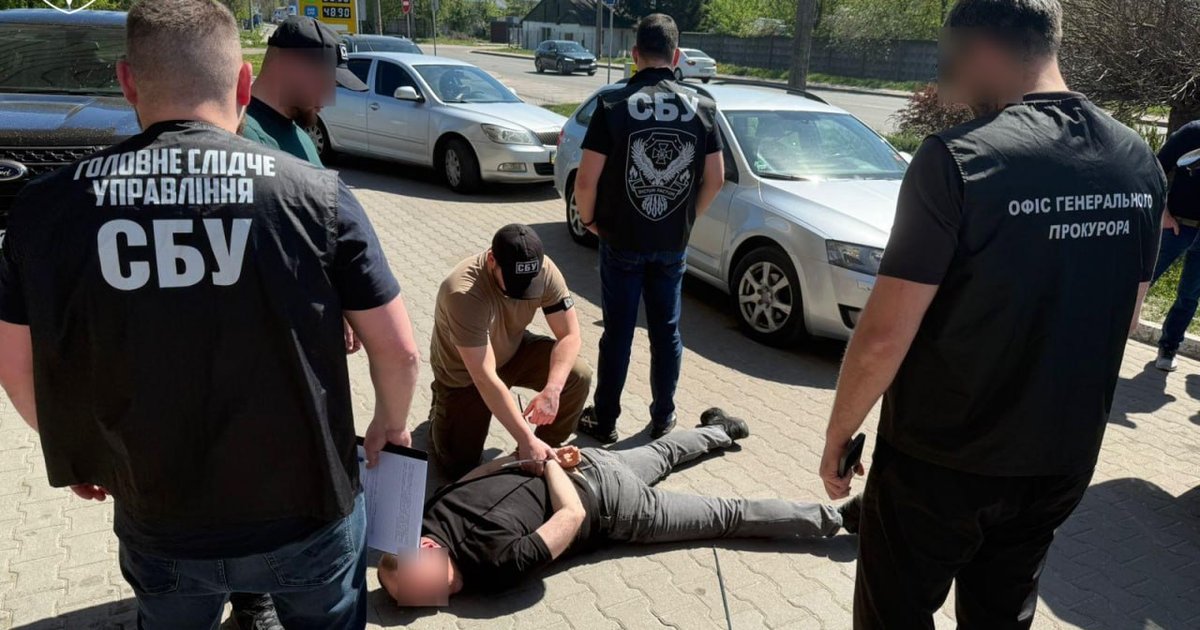 Фото до матеріалу: Начальника Житомирського ТЦК затримали на хабарі: він вимагав гроші за "непризов" працівників бізнесу