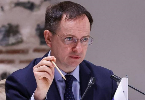 Фото до матеріалу: Київський суд засудив Мединського та Торкунова до 10 років в'язні за антиукраїнський підручник