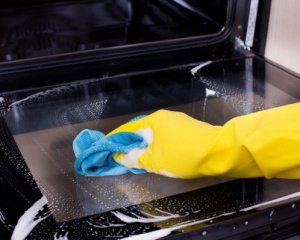 Фото до матеріалу: Як очистити духовку від жиру: перевірені домашні способи