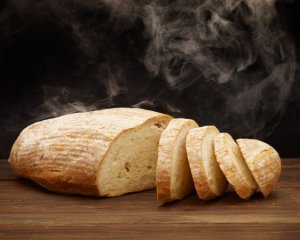 Фото до матеріалу: Як оживити черствий хліб: порада від британського шеф-кухаря