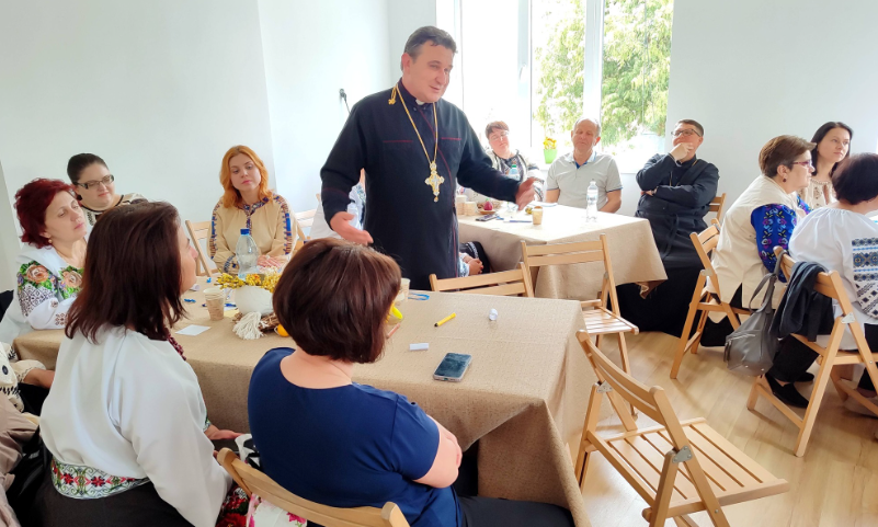 Фото до матеріалу: У Куткорі відкрили «Великодній простір єдності»: бібліотека як центр духовності та творчості