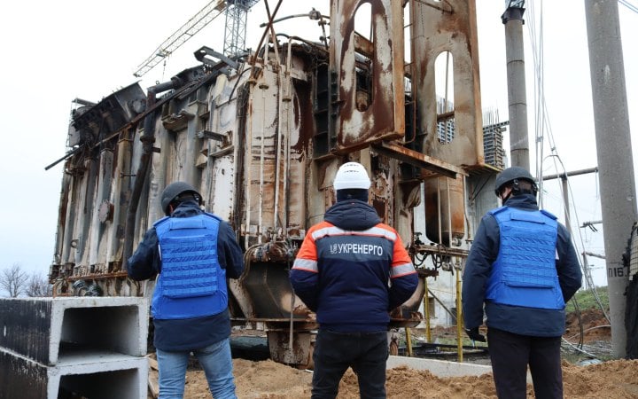 Фото до матеріалу: Доплати по 20 тисяч гривень: понад 12 тисяч відновлювачів інфраструктури отримають підтримку від уряду