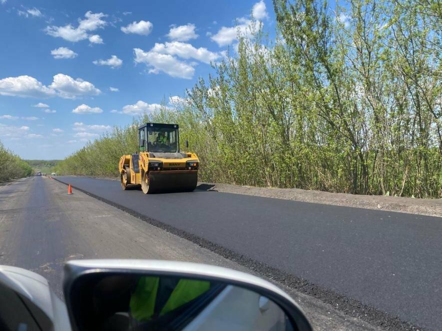 Фото до матеріалу: На Харківщині масово взялися за дороги: що вже відремонтували, - ФОТО