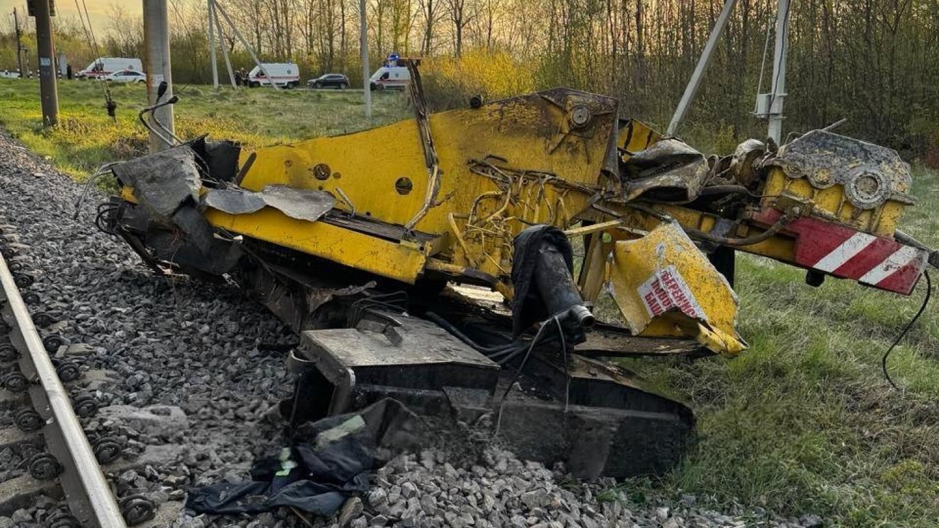 Фото до матеріалу: Дві жертви аварії на залізничному переїзді у Львівській області