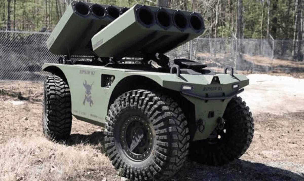 Фото до матеріалу: США випробовують бойового робота RIPSAW M1 для десантних операцій