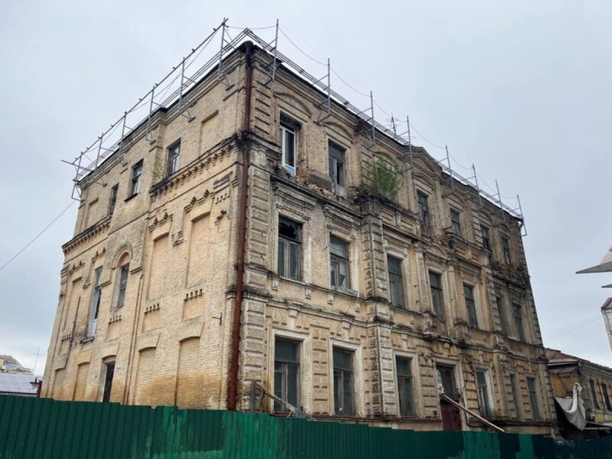 Фото до матеріалу: Історична садиба 1899 року на вул. Алли Тарасової під загрозою реконструкції