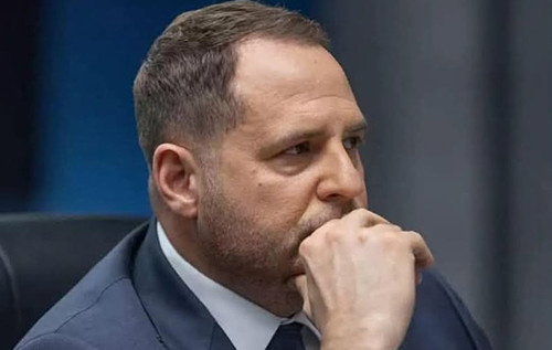 Фото до матеріалу: Єрмак відмовився коментувати підозру НАБУ у справі про будівництво «Династія»