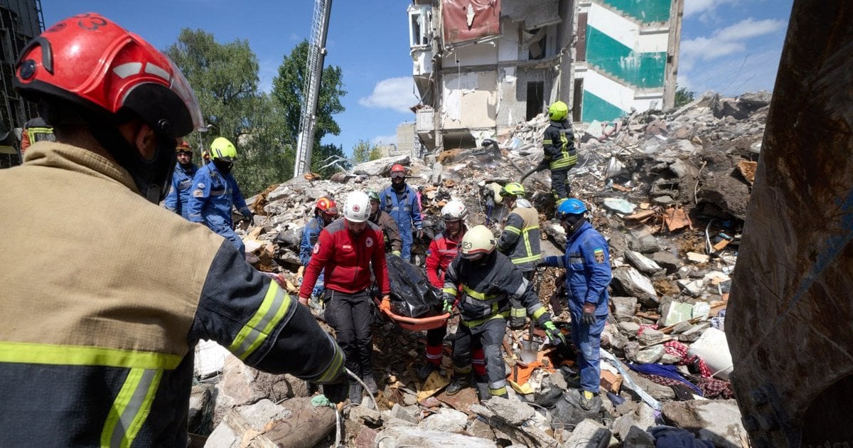 Фото до матеріалу: Київ, 14 травня: кількість загиблих від російської атаки зросла до восьми