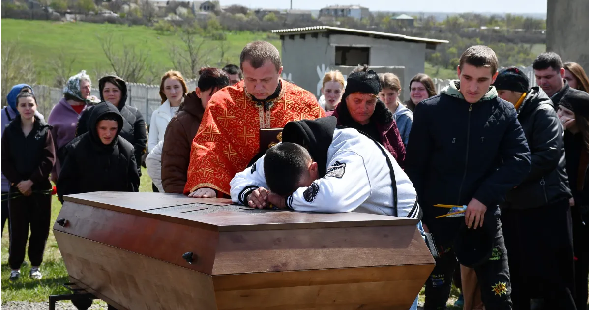 Фото до матеріалу: У Березівці попрощалися з воїном Сергієм Чересеу