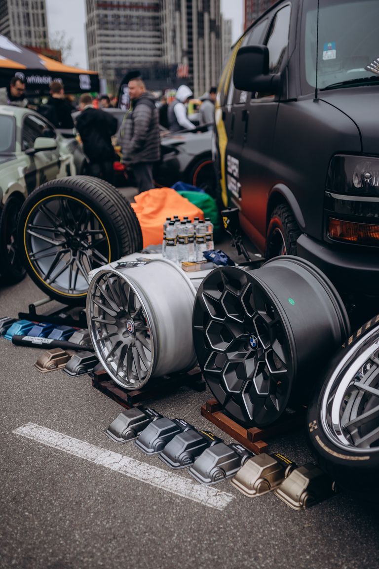 Фото до матеріалу: Kyiv Car Fest Vol.7: кастомні авто та інженерні шедеври на Retroville