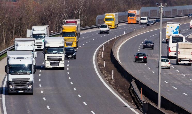 Фото до матеріалу: Агроекспорт через автокоридори: квітень показав спад проти березневого максимуму