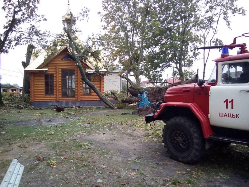 Фото до матеріалу: Буревій завдав пошкоджень Шацькому району: зруйновані будівлі та відключення світла