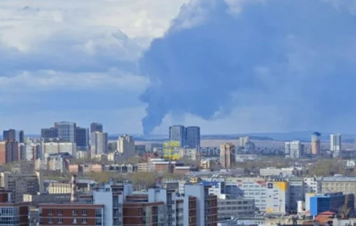 Фото до матеріалу: Удар по Пермі: супутникові знімки показали, що випалено 70% нафтоперекачувальної станції