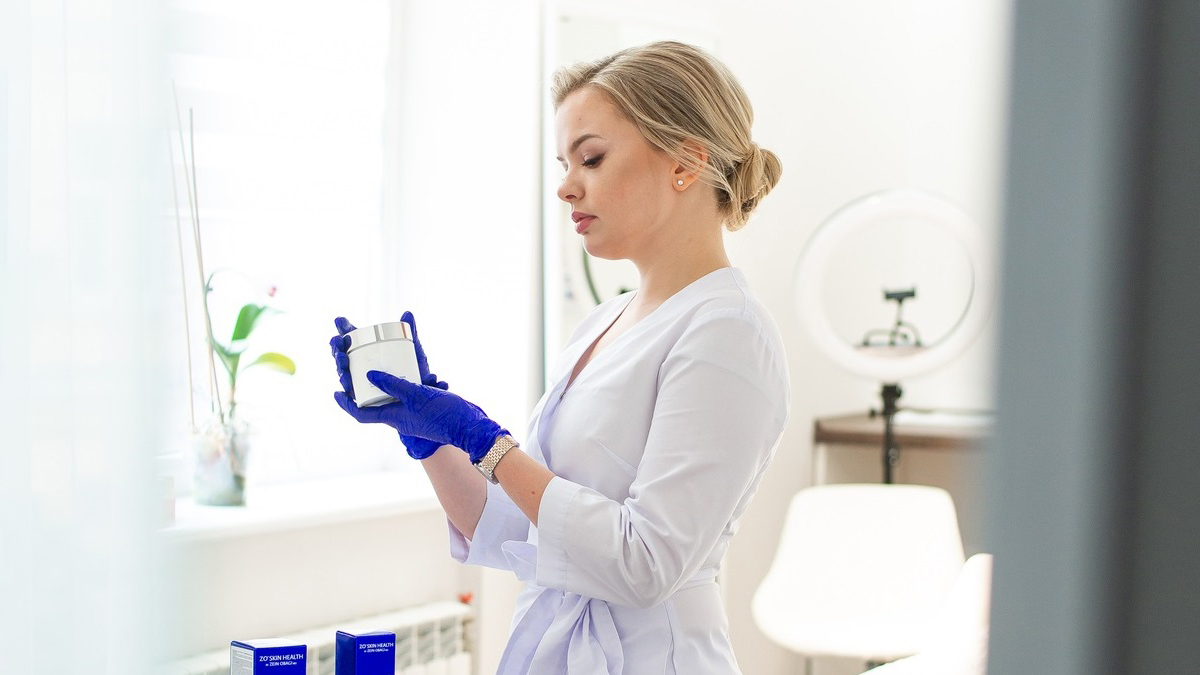 Фото до матеріалу: 5 дієвих засобів для обличчя з SPF 50: що рекомендує дерматологиня