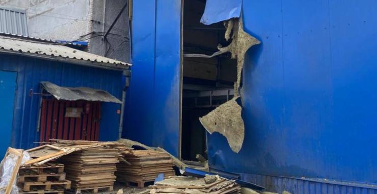 Фото до матеріалу: Російські дрони завдали удару по харчовому підприємству в Богодухові: постраждали робітники