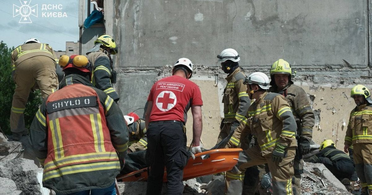 Фото до матеріалу: Ракета Х-101 знесла дев'ять поверхів у Києві: Зеленський назвав тип зброї