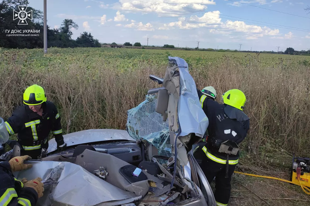 Фото до матеріалу: Смертельна аварія на Павлоградщині: загинула жінка, чоловік у реанімації