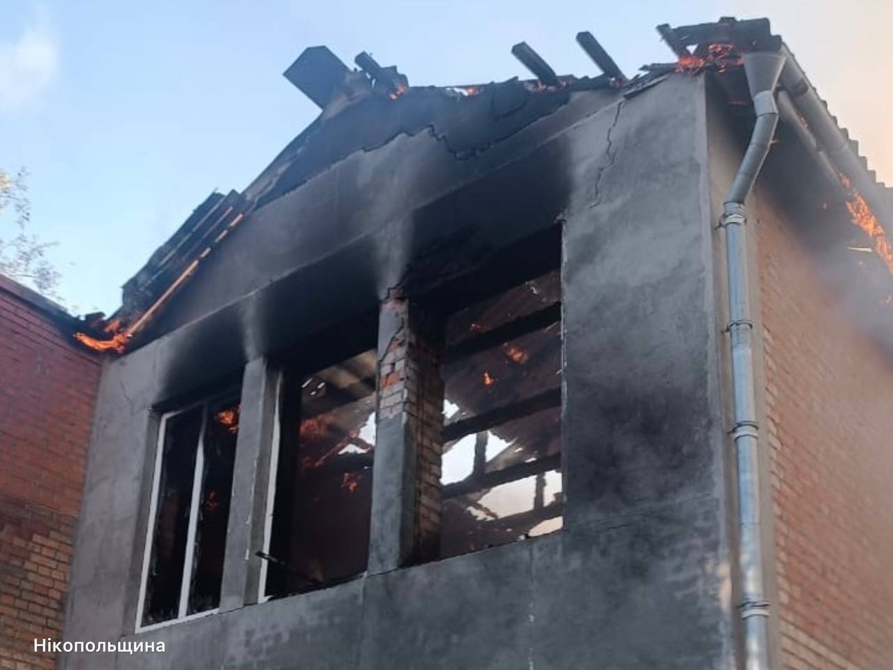 Фото до матеріалу: Росіяни завдали серію ударів по Дніпропетровщині: пожежі в Павлограді та інший регіон