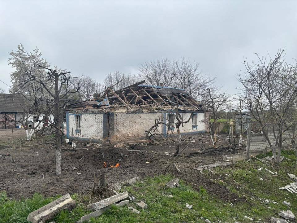 Фото до матеріалу: Громада Вінниччини гуртом відновлює будинок після атаки БПЛА