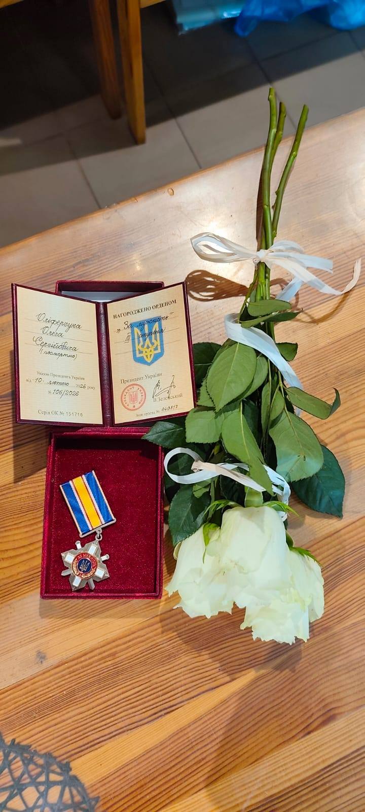 Фото до матеріалу: Захисника зі Старої Вижівки Олега Оліферчука посмертно нагородили орденом – Rayon.in.ua
